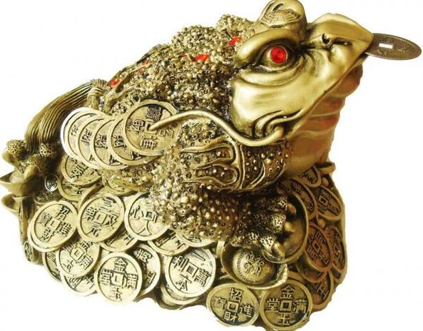 The three-legged toad will attract stable prosperity and good luck to the house. 