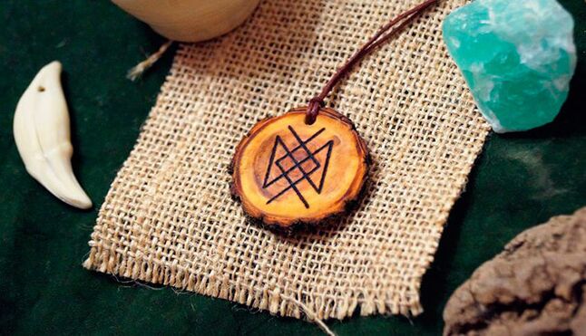 make a happiness amulet with your own hands