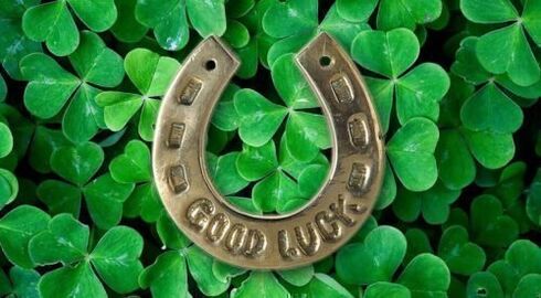 lucky charm horseshoes