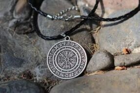 Imperial talisman that attracts good luck